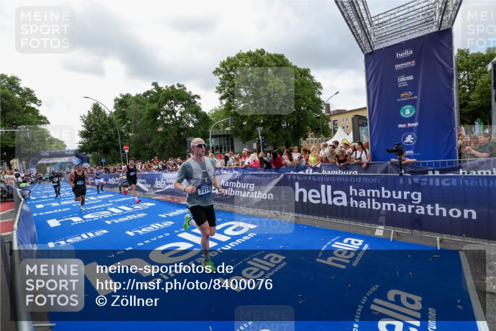 29.06.2025 - hella hamburg halbmarathon Zöllner http://msf.ph/oto/8400076 29.06.2025 10:36:58 Ziel 3959, 5307, 7310, 11620, 13141, 14691, 18384 meine-sportfotos.de
