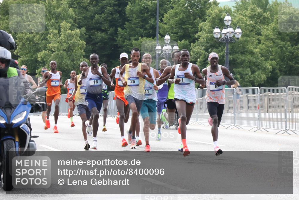 29.06.2025 - hella hamburg halbmarathon Lena Gebhardt http://msf.ph/oto/8400096 29.06.2025 09:31:07 Lombardsbrücke 4, 16, 25, 11 meine-sportfotos.de