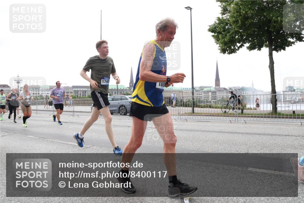 29.06.2025 - hella hamburg halbmarathon Lena Gebhardt http://msf.ph/oto/8400117 29.06.2025 10:49:56 Lombardsbrücke 9015, 1, 17408, 88, 1040, 1041, 1487, 1511, 1625, 1805, 1888, 2212, 2466, 2668, 2862, 2997, 3701, 3943, 4090, 4870, 5076, 5552, 5694, 5749, 5751, 5997, 6191, 6694, 6830, 7305, 7339, 7366, 7650, 7679, 7721, 7722, 7755, 8065, 8254, 9015, 9162, 9605, 9940, 10060, 10403, 10617, 10683, 10704, 11030, 11631, 11760, 12124, 12388, 13127, 13128, 13309, 13381, 13744, 13764, 13846, 14505, 14545, 14692, 15626 meine-sportfotos.de