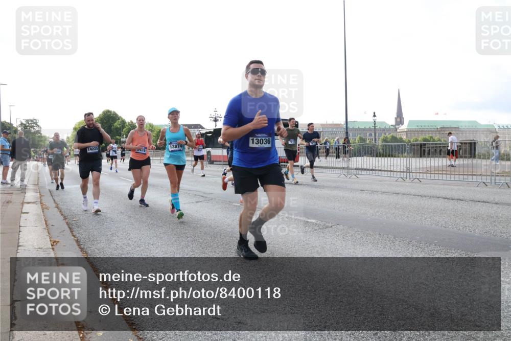 29.06.2025 - hella hamburg halbmarathon Lena Gebhardt http://msf.ph/oto/8400118 29.06.2025 10:03:13 Lombardsbrücke 14225, 13874, 13036, 7210, 1114, 1135, 1138, 1161, 1414, 1450, 1482, 1885, 2594, 2619, 2780, 2782, 2810, 3572, 3630, 4204, 4307, 4511, 4613, 4665, 4904, 5734, 6208, 6217, 6391, 6453, 6752, 6815, 6997, 7210, 7211, 7277, 7278, 7279, 7290, 7706, 7935, 8481, 8483, 8614, 9006, 9439, 9453, 10128, 10824, 11556, 11935, 12169, 12177, 12211, 12212, 12377, 12422, 12843, 12908, 13036, 13474, 13664, 13732, 13857, 13874, 13976, 14224, 15539, 16371, 17226, 18028 meine-sportfotos.de