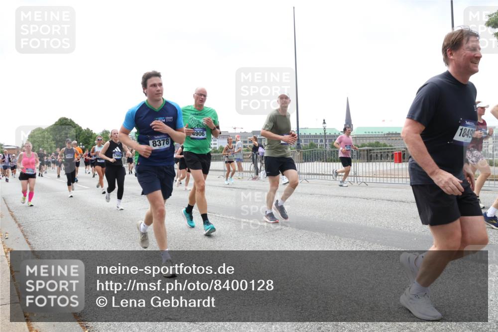 29.06.2025 - hella hamburg halbmarathon Lena Gebhardt http://msf.ph/oto/8400128 29.06.2025 10:40:43 Lombardsbrücke 19168, 10166, 17959, 8378, 4906, 18490, 1018, 1037, 1075, 1323, 2042, 2109, 2173, 2206, 2299, 2515, 2762, 2763, 2858, 3121, 3293, 3295, 3306, 3432, 3694, 3810, 4044, 4234, 4411, 4530, 4612, 4756, 4774, 4775, 4906, 4972, 5059, 5113, 5351, 5352, 5702, 5753, 5975, 6076, 6098, 6163, 6229, 6278, 6280, 6289, 6363, 6463, 6673, 6842, 6866, 6876, 7108, 7174, 7293, 7675, 7850, 7956, 8053, 8054, 8307, 8378, 8391, 8429, 8430, 9009, 9237, 11053 meine-sportfotos.de