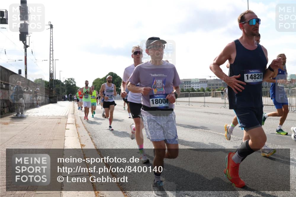 29.06.2025 - hella hamburg halbmarathon Lena Gebhardt http://msf.ph/oto/8400140 29.06.2025 09:48:54 Lombardsbrücke 7482, 18004, 14820, 117612, 1042, 1290, 1505, 1571, 1600, 1603, 1710, 2044, 2262, 2399, 2707, 2797, 3480, 3547, 4062, 4359, 4381, 5003, 5124, 5307, 5554, 5709, 6037, 6047, 6993, 7152, 7154, 7310, 7482, 7743, 7884, 7981, 8002, 8121, 8358, 8571, 9403, 9640, 9643, 10190, 10369, 10451, 10738, 10852, 10877, 11106, 11177, 11423, 11447, 12044, 12051, 12088, 12091, 12168, 12488, 12739, 13064, 13137, 13190, 13372, 13483, 13755, 13940, 13975, 14075, 14603, 15931 meine-sportfotos.de