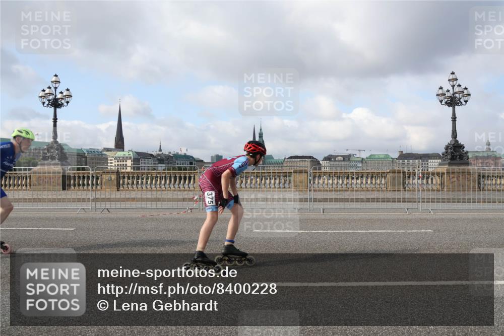 29.06.2025 - hella hamburg halbmarathon Lena Gebhardt http://msf.ph/oto/8400228 29.06.2025 08:53:15 Lombardsbrücke 375 meine-sportfotos.de