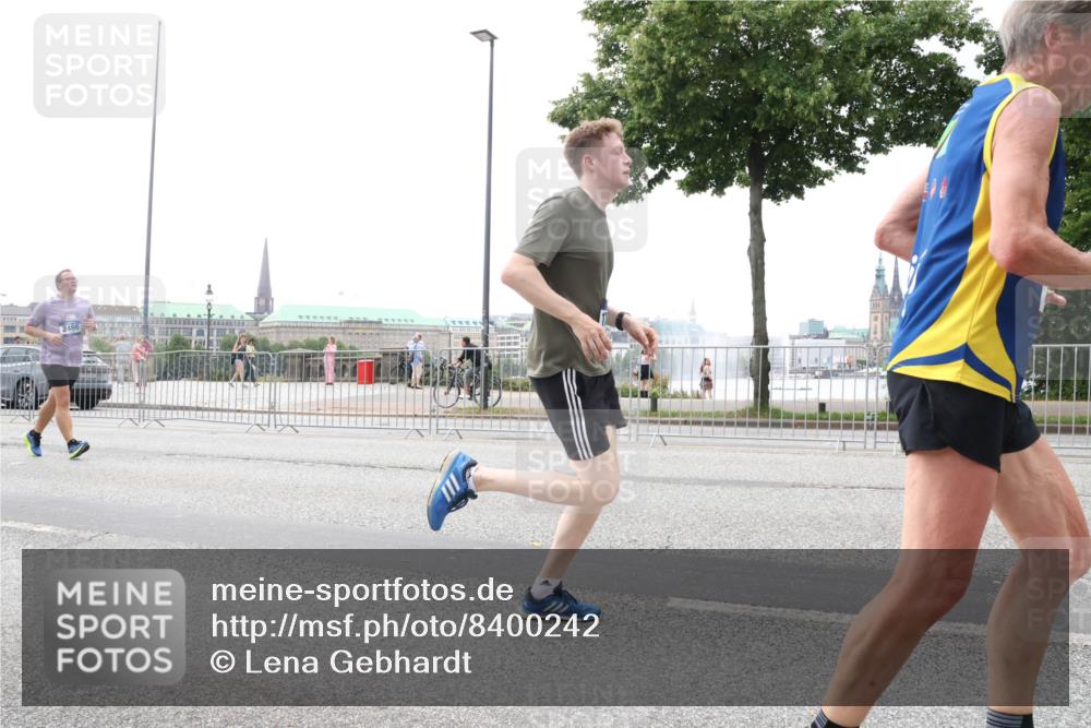 29.06.2025 - hella hamburg halbmarathon Lena Gebhardt http://msf.ph/oto/8400242 29.06.2025 10:49:56 Lombardsbrücke 2466, 1040, 1041, 1487, 1511, 1625, 1805, 1888, 2212, 2466, 2668, 2862, 2997, 3701, 3943, 4090, 4870, 5076, 5552, 5694, 5749, 5751, 5997, 6191, 6694, 6830, 7305, 7339, 7366, 7650, 7679, 7721, 7722, 7755, 8065, 8254, 9015, 9162, 9605, 9940, 10060, 10403, 10617, 10683, 10704, 11030, 11631, 11760, 12124, 12388, 13127, 13128, 13309, 13381, 13744, 13764, 13846, 14505, 14545, 14692, 15626 meine-sportfotos.de