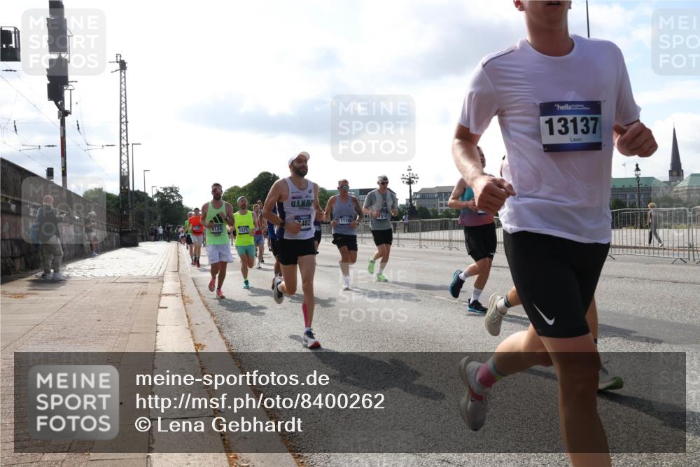 29.06.2025 - hella hamburg halbmarathon Lena Gebhardt http://msf.ph/oto/8400262 29.06.2025 09:48:54 Lombardsbrücke 5124, 7310, 482, 11100, 1571, 13137, 1042, 1290, 1505, 1571, 1600, 1603, 1710, 2044, 2262, 2399, 2707, 2797, 3480, 3547, 4062, 4359, 4381, 5003, 5124, 5307, 5554, 5709, 6037, 6047, 6993, 7152, 7154, 7310, 7482, 7743, 7884, 7981, 8002, 8121, 8358, 8571, 9403, 9640, 9643, 10190, 10369, 10451, 10738, 10852, 10877, 11106, 11177, 11423, 11447, 12044, 12051, 12088, 12091, 12168, 12488, 12739, 13064, 13137, 13190, 13372, 13483, 13755, 13940, 13975, 14075, 14603, 15931 meine-sportfotos.de
