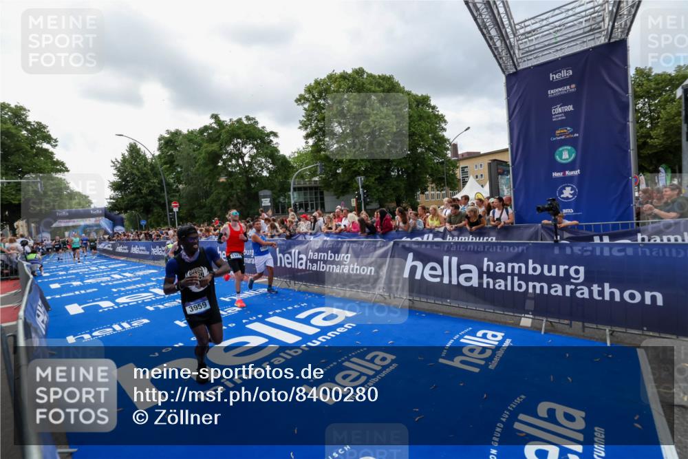 29.06.2025 - hella hamburg halbmarathon Zöllner http://msf.ph/oto/8400280 29.06.2025 10:37:02 Ziel 1385, 1411, 3959, 5307, 5315, 6123, 11620, 14691, 15261, 17024, 17125 meine-sportfotos.de