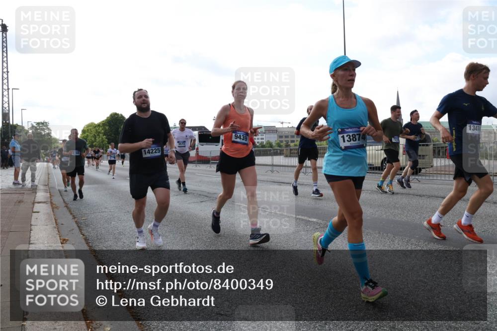 29.06.2025 - hella hamburg halbmarathon Lena Gebhardt http://msf.ph/oto/8400349 29.06.2025 10:03:14 Lombardsbrücke 10824, 2169, 14225, 3572, 9439, 13874, 13474, 1114, 1135, 1138, 1161, 1414, 1450, 1482, 1885, 2594, 2619, 2780, 2782, 2810, 3572, 3630, 4204, 4307, 4511, 4613, 4665, 4904, 5464, 6208, 6217, 6391, 6453, 6815, 6997, 7210, 7211, 7277, 7278, 7279, 7290, 7706, 7935, 8481, 8483, 8614, 9439, 9453, 10824, 11556, 11935, 12169, 12177, 12211, 12212, 12377, 12422, 12843, 12908, 13036, 13474, 13664, 13732, 13857, 13874, 13976, 14224, 15539, 16371, 17226, 18028 meine-sportfotos.de