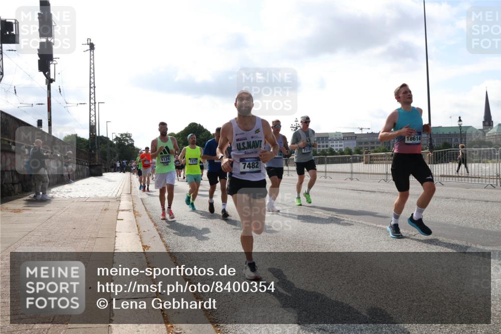 29.06.2025 - hella hamburg halbmarathon Lena Gebhardt http://msf.ph/oto/8400354 29.06.2025 09:48:55 Lombardsbrücke 7310, 5124, 106, 1571, 7482, 18614, 1042, 1290, 1505, 1571, 1600, 1603, 1710, 2044, 2262, 2399, 2707, 2797, 3480, 3547, 4062, 4359, 4381, 5003, 5124, 5307, 5554, 5709, 6037, 6047, 6993, 7152, 7154, 7310, 7482, 7743, 7884, 7981, 8002, 8121, 8358, 8571, 9403, 9640, 9643, 10190, 10369, 10451, 10738, 10852, 10877, 11106, 11177, 11423, 11447, 12044, 12051, 12088, 12091, 12168, 12488, 12739, 13064, 13137, 13190, 13372, 13483, 13755, 13900, 13940, 13975, 14075, 14603 meine-sportfotos.de
