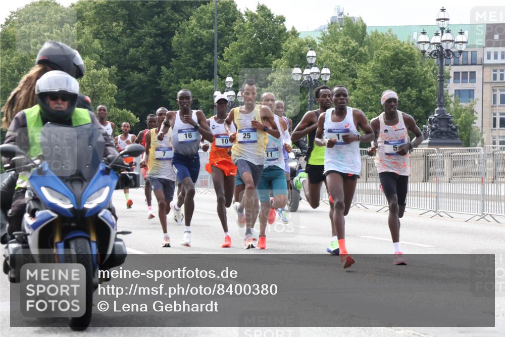 29.06.2025 - hella hamburg halbmarathon Lena Gebhardt http://msf.ph/oto/8400380 29.06.2025 09:31:08 Lombardsbrücke 16, 10, 25, 11 meine-sportfotos.de