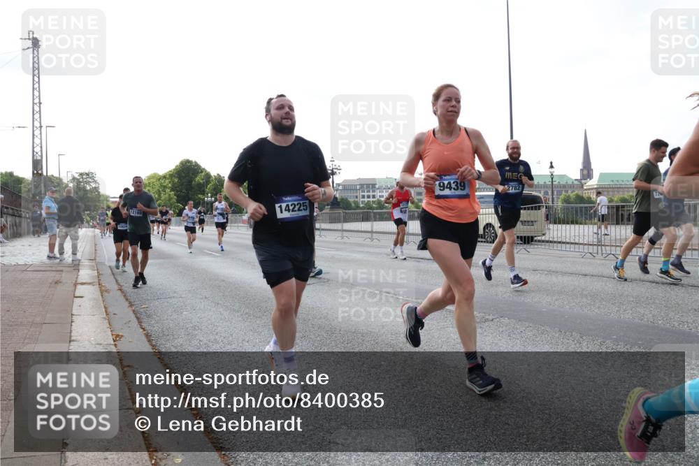 29.06.2025 - hella hamburg halbmarathon Lena Gebhardt http://msf.ph/oto/8400385 29.06.2025 10:03:14 Lombardsbrücke 10824, 12169, 14225, 9439, 2782, 1114, 1135, 1138, 1161, 1414, 1450, 1482, 1885, 2594, 2619, 2780, 2782, 2810, 3572, 3630, 4204, 4307, 4511, 4613, 4665, 4904, 5464, 6208, 6217, 6391, 6453, 6815, 6997, 7210, 7211, 7277, 7278, 7279, 7290, 7706, 7935, 8481, 8483, 8614, 9439, 9453, 10824, 11556, 11935, 12169, 12177, 12211, 12212, 12377, 12422, 12843, 12908, 13036, 13474, 13664, 13732, 13857, 13874, 13976, 14224, 15539, 16371, 17226, 18028 meine-sportfotos.de