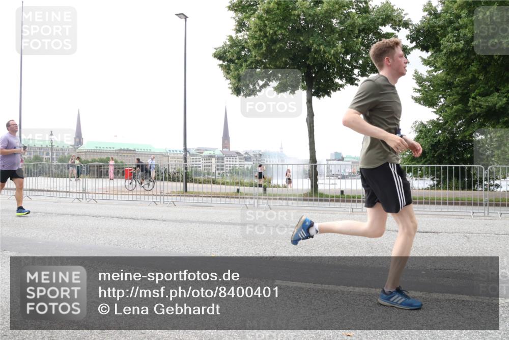 29.06.2025 - hella hamburg halbmarathon Lena Gebhardt http://msf.ph/oto/8400401 29.06.2025 10:49:57 Lombardsbrücke 1040, 1041, 1487, 1511, 1625, 1805, 1888, 2212, 2466, 2668, 2862, 2997, 3701, 3943, 4090, 4870, 5076, 5552, 5694, 5749, 5751, 5997, 6191, 6694, 6830, 7305, 7339, 7366, 7679, 7721, 7722, 7755, 8065, 8254, 9015, 9162, 9605, 9940, 10060, 10403, 10617, 10683, 10704, 11030, 11631, 11716, 11760, 12079, 12124, 12388, 13127, 13128, 13309, 13381, 13744, 13764, 13846, 14505, 14545, 14692, 15626 meine-sportfotos.de