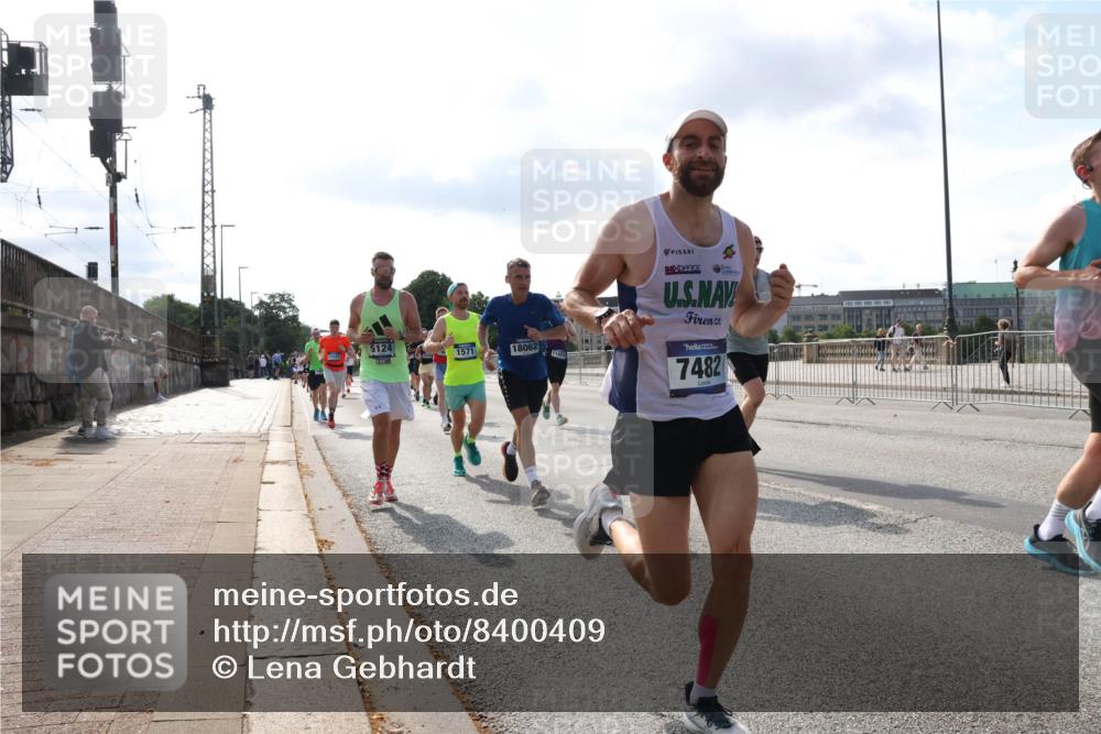 29.06.2025 - hella hamburg halbmarathon Lena Gebhardt http://msf.ph/oto/8400409 29.06.2025 09:48:55 Lombardsbrücke 5124, 1571, 18062, 11423, 7482, 1042, 1290, 1505, 1571, 1600, 1603, 1710, 2044, 2262, 2399, 2707, 2797, 3480, 3547, 4062, 4359, 4381, 5003, 5124, 5307, 5554, 5709, 6037, 6047, 6993, 7152, 7154, 7310, 7482, 7743, 7884, 7981, 8002, 8121, 8358, 8571, 9403, 9640, 9643, 10190, 10369, 10451, 10738, 10852, 10877, 11106, 11177, 11423, 11447, 12044, 12051, 12088, 12091, 12168, 12488, 12739, 13064, 13137, 13190, 13372, 13483, 13755, 13900, 13940, 13975, 14075, 14603 meine-sportfotos.de