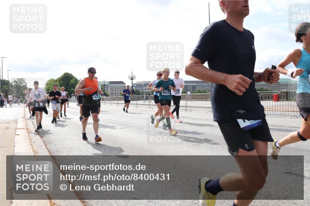 29.06.2025 - hella hamburg halbmarathon Lena Gebhardt http://msf.ph/oto/8400431 29.06.2025 10:16:05 Lombardsbrücke 18800, 12628, 1453, 8554, 1156, 1212, 1308, 1599, 1651, 2071, 2076, 2165, 2436, 2803, 2835, 2989, 3134, 3167, 3648, 4007, 4466, 4492, 4494, 4583, 4637, 4828, 5046, 5294, 5423, 6376, 6576, 7753, 7897, 7941, 7942, 8169, 8274, 8554, 8746, 8885, 9192, 9601, 9628, 9675, 9784, 9802, 9881, 10107, 10108, 10183, 10292, 10608, 10844, 10990, 11113, 11303, 11344, 11345, 11478, 11774, 11783, 11818, 12427, 12469, 13179, 13818, 13951, 14423, 14550, 14552, 15307 meine-sportfotos.de