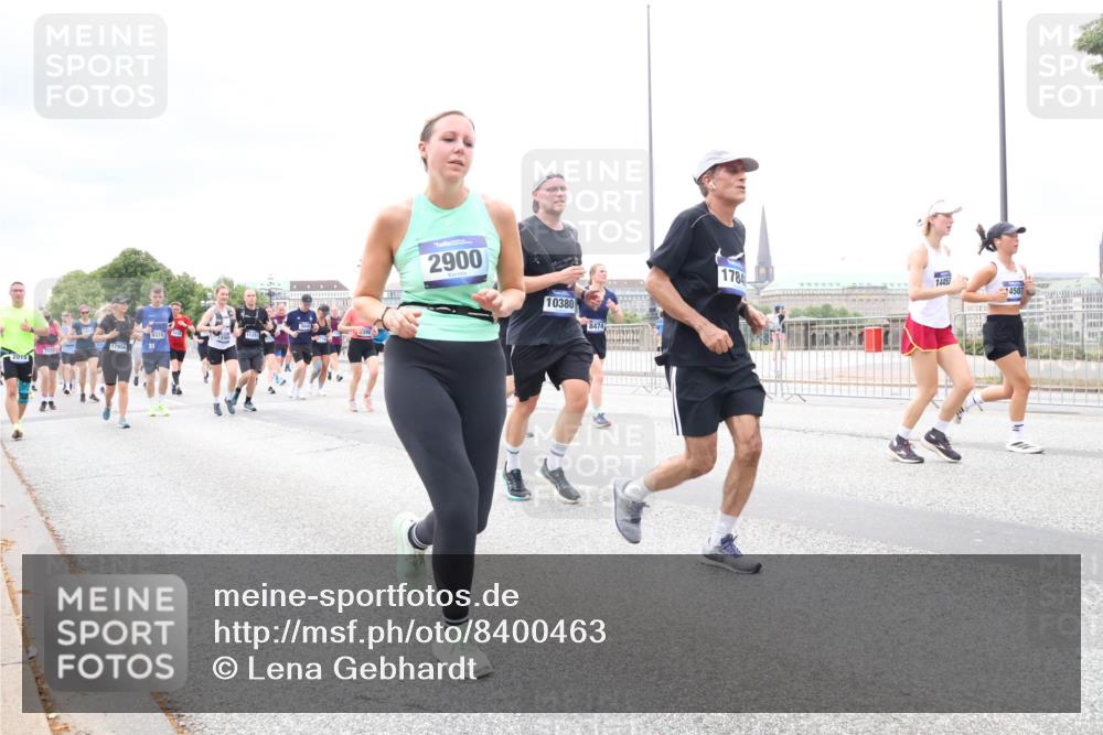 29.06.2025 - hella hamburg halbmarathon Lena Gebhardt http://msf.ph/oto/8400463 29.06.2025 10:58:03 Lombardsbrücke 2900, 10380, 8474, 1784, 14453, 4507, 1001, 1123, 1242, 1248, 1265, 1388, 1845, 2015, 2043, 2169, 2273, 2275, 2451, 2567, 2900, 3191, 3644, 3936, 3954, 4059, 4117, 4429, 4521, 4830, 5104, 5632, 5676, 5736, 5782, 6316, 6337, 6825, 6916, 7172, 7193, 7262, 7556, 7617, 7664, 7720, 7783, 7977, 7990, 8076, 8159, 8439, 8440, 8441, 8442, 8474, 8512, 8708, 8713, 8773, 8888, 9059, 9180, 9233, 9239, 9318, 9319, 9394, 9398, 9436, 9481, 9496, 9613, 9636, 9832 meine-sportfotos.de