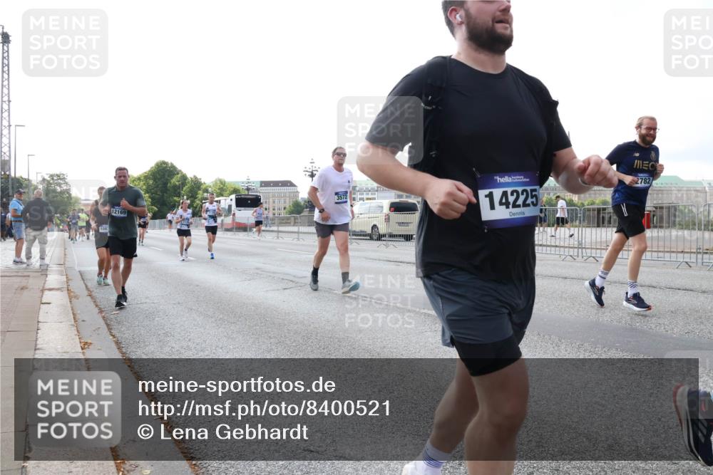 29.06.2025 - hella hamburg halbmarathon Lena Gebhardt http://msf.ph/oto/8400521 29.06.2025 10:03:15 Lombardsbrücke 108, 12169, 3572, 14225, 2782, 1114, 1135, 1138, 1161, 1414, 1450, 1482, 1885, 2594, 2619, 2780, 2782, 2810, 3572, 3630, 4204, 4307, 4511, 4613, 4665, 4904, 5464, 6208, 6217, 6391, 6453, 6815, 6997, 7210, 7211, 7277, 7278, 7279, 7290, 7706, 7935, 8481, 8483, 8614, 9439, 9453, 10824, 11556, 11935, 12169, 12177, 12211, 12212, 12377, 12422, 12843, 12908, 13036, 13474, 13664, 13732, 13857, 13874, 13976, 14224, 15539, 16371, 17226, 18028 meine-sportfotos.de