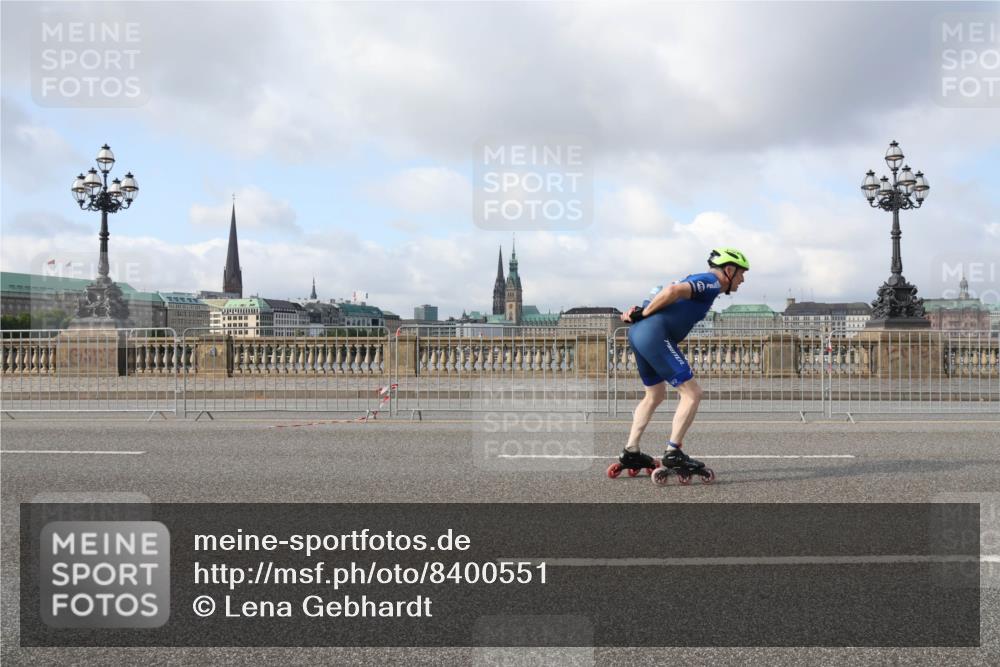 29.06.2025 - hella hamburg halbmarathon Lena Gebhardt http://msf.ph/oto/8400551 29.06.2025 08:53:16 Lombardsbrücke  meine-sportfotos.de