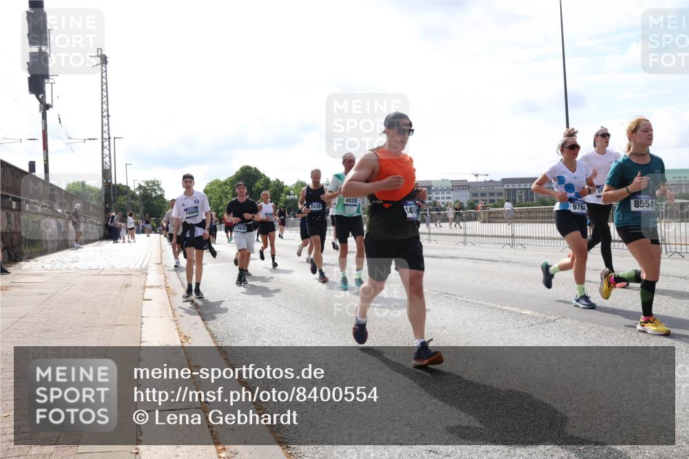 29.06.2025 - hella hamburg halbmarathon Lena Gebhardt http://msf.ph/oto/8400554 29.06.2025 10:16:06 Lombardsbrücke 18800, 12628, 4828, 2436, 9784, 140, 8554, 1156, 1212, 1308, 1599, 1651, 2071, 2076, 2165, 2436, 2803, 2835, 3134, 3167, 3648, 4007, 4492, 4494, 4583, 4637, 4828, 5046, 5294, 5423, 6376, 7753, 7897, 7941, 7942, 8169, 8274, 8554, 8597, 8645, 8746, 8885, 9192, 9601, 9628, 9675, 9784, 9802, 9881, 10107, 10108, 10139, 10141, 10183, 10292, 10608, 10844, 10990, 11113, 11303, 11344, 11345, 11478, 11774, 11783, 11818, 12427, 12469, 13179, 13818, 13951, 14423, 14550 meine-sportfotos.de