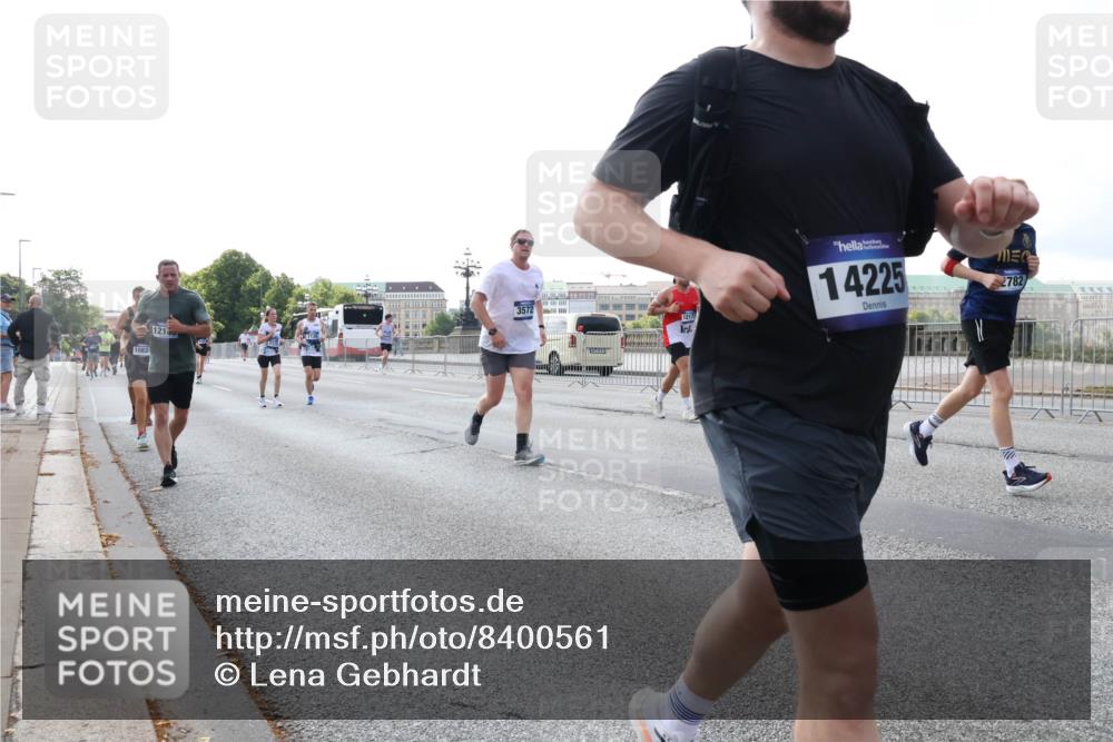 29.06.2025 - hella hamburg halbmarathon Lena Gebhardt http://msf.ph/oto/8400561 29.06.2025 10:03:15 Lombardsbrücke 3572, 121, 1212, 14225, 2782, 1114, 1135, 1138, 1161, 1414, 1450, 1482, 1885, 2594, 2619, 2780, 2782, 2810, 3572, 3630, 4204, 4307, 4511, 4613, 4665, 4904, 5464, 6208, 6217, 6391, 6453, 6815, 6997, 7210, 7211, 7277, 7278, 7279, 7290, 7706, 7935, 8481, 8483, 8614, 9439, 9453, 10824, 11556, 11935, 12169, 12177, 12211, 12212, 12377, 12422, 12843, 12908, 13036, 13474, 13664, 13732, 13857, 13874, 13976, 14224, 15539, 16371, 17226, 18028 meine-sportfotos.de