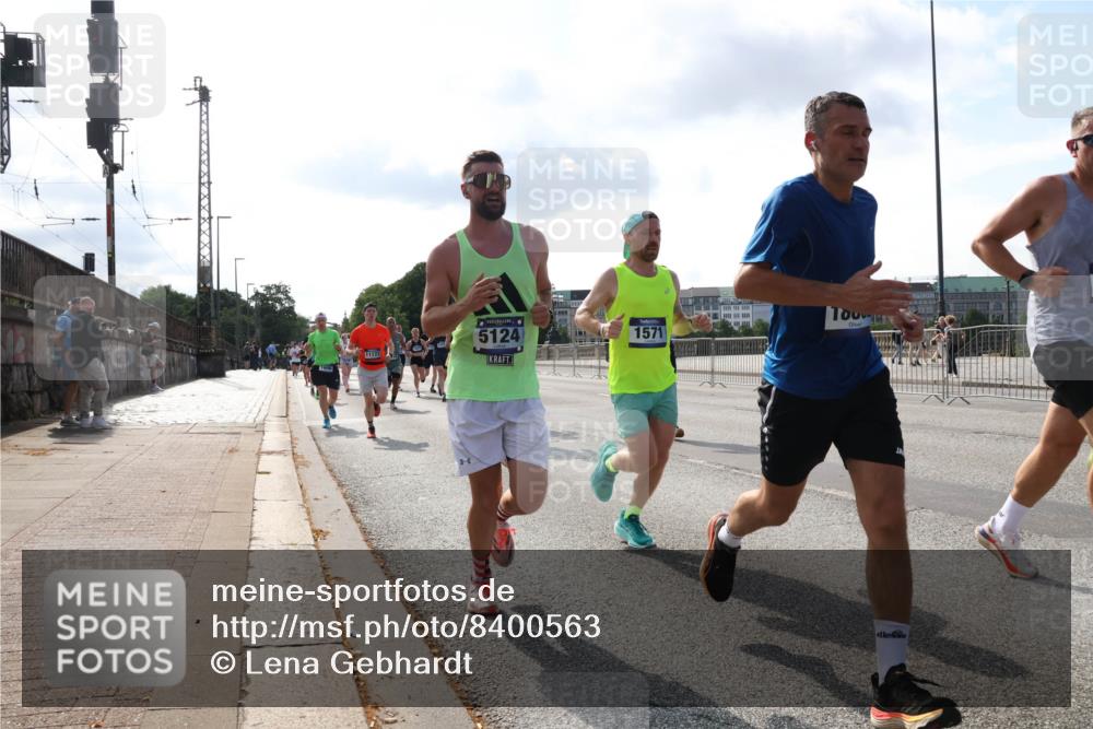 29.06.2025 - hella hamburg halbmarathon Lena Gebhardt http://msf.ph/oto/8400563 29.06.2025 09:48:56 Lombardsbrücke 11177, 5124, 1571, 1042, 1290, 1505, 1571, 1600, 1603, 2044, 2262, 2399, 2707, 2797, 3480, 3547, 4062, 4359, 4381, 5003, 5124, 5307, 5554, 5709, 6037, 6047, 6993, 7152, 7154, 7310, 7482, 7743, 7884, 7981, 8002, 8121, 8358, 8571, 9403, 9640, 9643, 10190, 10369, 10451, 10738, 10852, 10877, 11106, 11177, 11423, 11447, 12044, 12051, 12088, 12091, 12168, 12488, 12739, 13064, 13137, 13190, 13372, 13483, 13755, 13900, 13940, 13975, 14075, 14603 meine-sportfotos.de