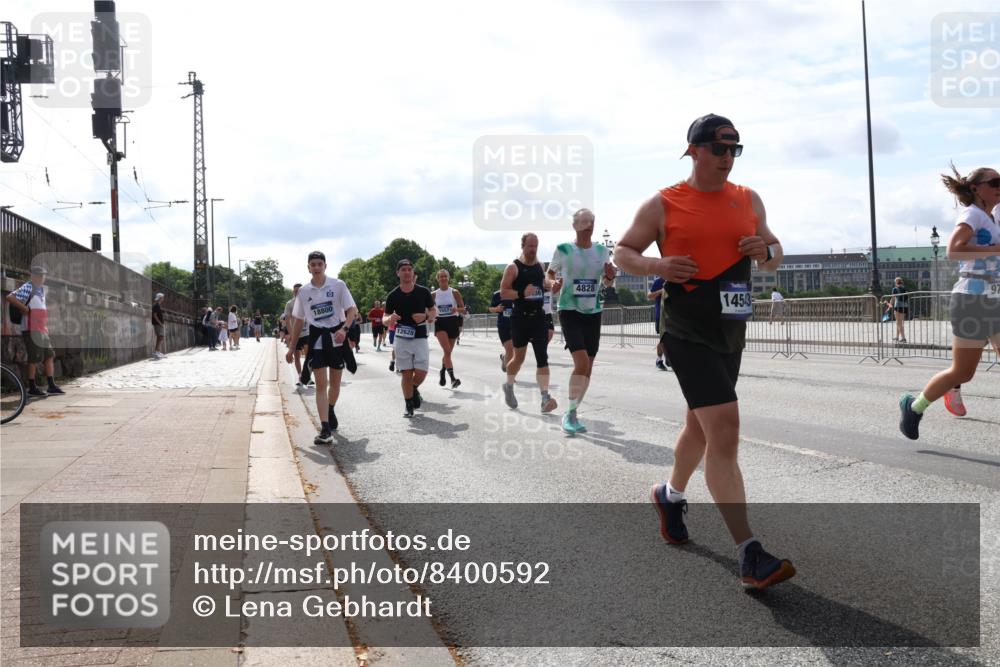 29.06.2025 - hella hamburg halbmarathon Lena Gebhardt http://msf.ph/oto/8400592 29.06.2025 10:16:06 Lombardsbrücke 18800, 12628, 4828, 14543, 1156, 1212, 1308, 1599, 1651, 2071, 2076, 2165, 2436, 2803, 2835, 3134, 3167, 3648, 4007, 4492, 4494, 4583, 4637, 4828, 5046, 5294, 5423, 6376, 7753, 7897, 7941, 7942, 8169, 8274, 8554, 8597, 8645, 8746, 8885, 9192, 9601, 9628, 9675, 9784, 9802, 9881, 10107, 10108, 10139, 10141, 10183, 10292, 10608, 10844, 10990, 11113, 11303, 11344, 11345, 11478, 11774, 11783, 11818, 12427, 12469, 13179, 13818, 13951, 14423, 14550 meine-sportfotos.de