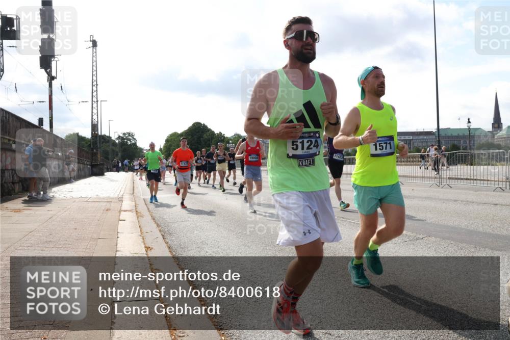 29.06.2025 - hella hamburg halbmarathon Lena Gebhardt http://msf.ph/oto/8400618 29.06.2025 09:48:57 Lombardsbrücke 11177, 1600, 19004, 5124, 11423, 1571, 1042, 1290, 1571, 1600, 1603, 2044, 2262, 2399, 2707, 2797, 3480, 3547, 4062, 4359, 4381, 5003, 5124, 5307, 5554, 5709, 5889, 6037, 6047, 6993, 7152, 7154, 7310, 7482, 7743, 7981, 8002, 8121, 8358, 8571, 9403, 9640, 9643, 10190, 10369, 10451, 10738, 10852, 10877, 11106, 11177, 11423, 11447, 12044, 12051, 12088, 12091, 12168, 12739, 13064, 13137, 13190, 13372, 13483, 13755, 13900, 13940, 14075, 14603 meine-sportfotos.de