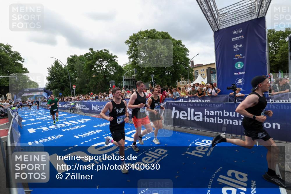 29.06.2025 - hella hamburg halbmarathon Zöllner http://msf.ph/oto/8400630 29.06.2025 10:37:11 Ziel 5923, 6123, 6458, 7482, 8362, 9178, 10190, 10738, 11120, 11423, 13972, 15178, 15410, 16992, 17658 meine-sportfotos.de