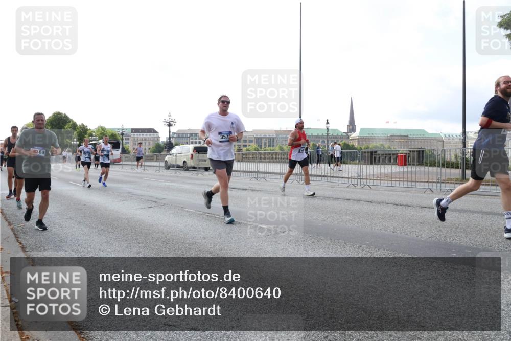 29.06.2025 - hella hamburg halbmarathon Lena Gebhardt http://msf.ph/oto/8400640 29.06.2025 10:03:16 Lombardsbrücke 69, 3579, 1114, 1135, 1138, 1161, 1414, 1450, 1482, 1885, 2594, 2619, 2780, 2782, 2810, 3572, 3630, 4204, 4307, 4511, 4613, 4665, 4904, 5464, 6208, 6217, 6391, 6453, 6815, 6997, 7210, 7211, 7277, 7278, 7279, 7290, 7706, 7935, 8481, 8483, 8614, 9439, 9453, 10824, 11556, 11935, 12169, 12177, 12211, 12212, 12377, 12422, 12843, 12908, 13036, 13474, 13664, 13732, 13857, 13874, 13976, 14224, 15539, 16371, 17226, 18028 meine-sportfotos.de