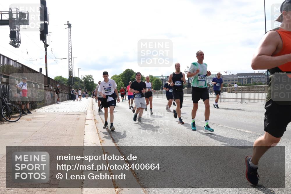 29.06.2025 - hella hamburg halbmarathon Lena Gebhardt http://msf.ph/oto/8400664 29.06.2025 10:16:06 Lombardsbrücke 18800, 12628, 2436, 4828, 1156, 1212, 1308, 1599, 1651, 2071, 2076, 2165, 2436, 2803, 2835, 3134, 3167, 3648, 4007, 4492, 4494, 4583, 4637, 4828, 5046, 5294, 5423, 6376, 7753, 7897, 7941, 7942, 8169, 8274, 8554, 8597, 8645, 8746, 8885, 9192, 9601, 9628, 9675, 9784, 9802, 9881, 10107, 10108, 10139, 10141, 10183, 10292, 10608, 10844, 10990, 11113, 11303, 11344, 11345, 11478, 11774, 11783, 11818, 12427, 12469, 13179, 13818, 13951, 14423, 14550 meine-sportfotos.de