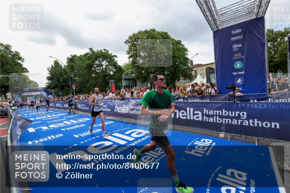 29.06.2025 - hella hamburg halbmarathon Zöllner http://msf.ph/oto/8400677 29.06.2025 10:37:13 Ziel 4860, 5923, 7482, 8362, 9178, 10190, 11423, 13972, 15178, 17137, 17658, 17726 meine-sportfotos.de