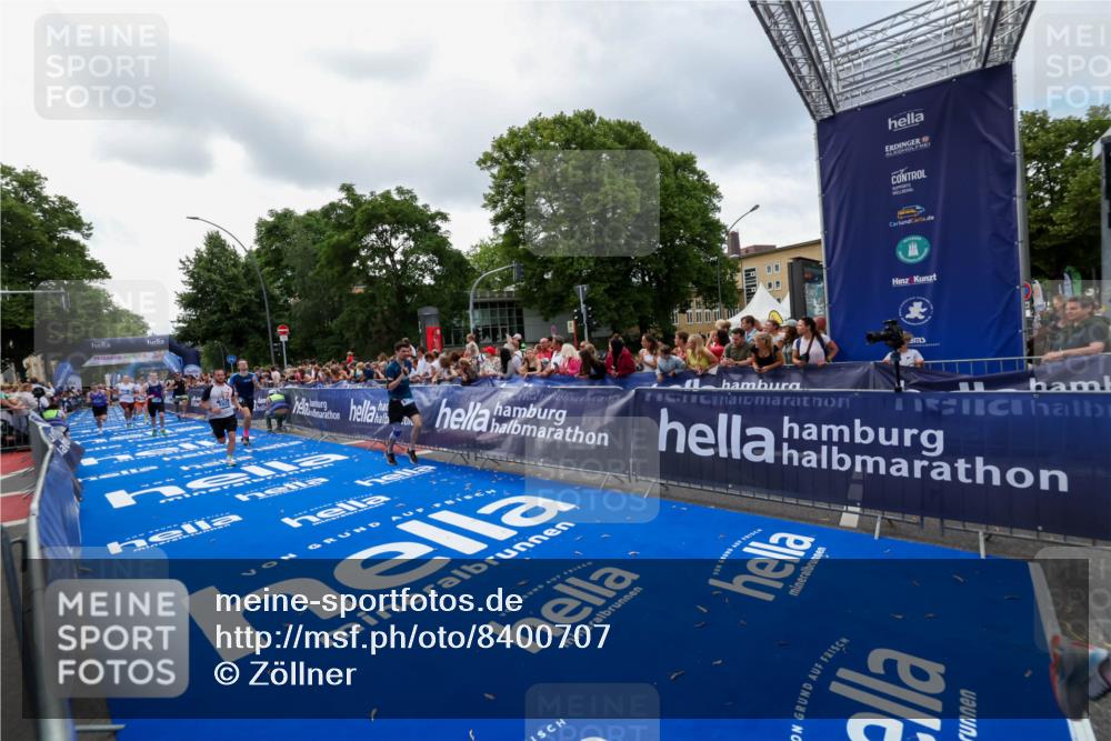 29.06.2025 - hella hamburg halbmarathon Zöllner http://msf.ph/oto/8400707 29.06.2025 10:37:15 Ziel 4860, 5923, 7482, 8362, 9178, 10190, 11423, 13972, 15178, 17137, 17726 meine-sportfotos.de