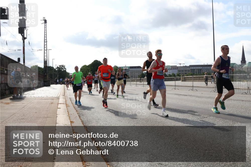 29.06.2025 - hella hamburg halbmarathon Lena Gebhardt http://msf.ph/oto/8400738 29.06.2025 09:48:57 Lombardsbrücke 11177, 19004, 11423, 1042, 1290, 1571, 1600, 1603, 2044, 2262, 2399, 2707, 2797, 3480, 3547, 4062, 4359, 4381, 5003, 5124, 5307, 5554, 5709, 5889, 6037, 6047, 6993, 7152, 7154, 7310, 7482, 7743, 7981, 8002, 8121, 8358, 8571, 9403, 9640, 9643, 10190, 10369, 10451, 10738, 10852, 10877, 11106, 11177, 11423, 11447, 12044, 12051, 12088, 12091, 12168, 12739, 13064, 13137, 13190, 13372, 13483, 13755, 13900, 13940, 14075, 14603 meine-sportfotos.de