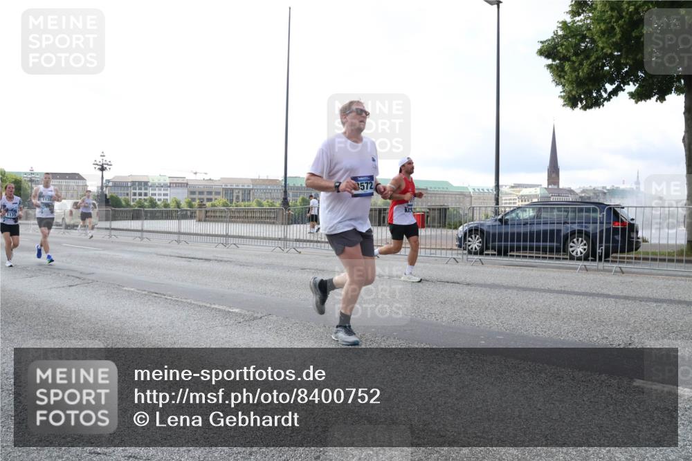 29.06.2025 - hella hamburg halbmarathon Lena Gebhardt http://msf.ph/oto/8400752 29.06.2025 10:03:16 Lombardsbrücke 1135, 1138, 3572, 1114, 1135, 1138, 1161, 1414, 1450, 1482, 1885, 2594, 2619, 2780, 2782, 2810, 3572, 3630, 4204, 4307, 4511, 4613, 4665, 4904, 5464, 6208, 6217, 6391, 6453, 6815, 6997, 7210, 7211, 7277, 7278, 7279, 7290, 7706, 7935, 8481, 8483, 8614, 9439, 9453, 10824, 11556, 11935, 12169, 12177, 12211, 12212, 12377, 12422, 12843, 12908, 13036, 13474, 13664, 13732, 13857, 13874, 13976, 14224, 15539, 16371, 17226, 18028 meine-sportfotos.de