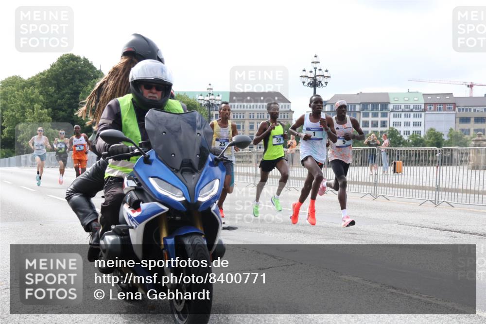 29.06.2025 - hella hamburg halbmarathon Lena Gebhardt http://msf.ph/oto/8400771 29.06.2025 09:31:09 Lombardsbrücke 59, 25, 5 meine-sportfotos.de