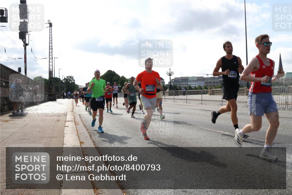 29.06.2025 - hella hamburg halbmarathon Lena Gebhardt http://msf.ph/oto/8400793 29.06.2025 09:48:58 Lombardsbrücke 1600, 9640, 12739, 11177, 10451, 004, 1042, 1571, 1600, 1603, 2044, 2262, 2399, 2707, 2797, 3480, 3547, 4062, 4359, 4381, 5003, 5050, 5124, 5307, 5554, 5709, 5889, 6037, 6047, 6771, 6993, 7109, 7152, 7154, 7310, 7482, 7743, 7981, 8002, 8121, 8358, 8571, 9403, 9640, 9643, 10190, 10369, 10451, 10738, 10852, 10877, 11106, 11177, 11423, 11447, 12044, 12088, 12091, 12168, 12739, 13064, 13137, 13190, 13372, 13483, 13755, 13900, 13940, 14075, 14311, 14603 meine-sportfotos.de