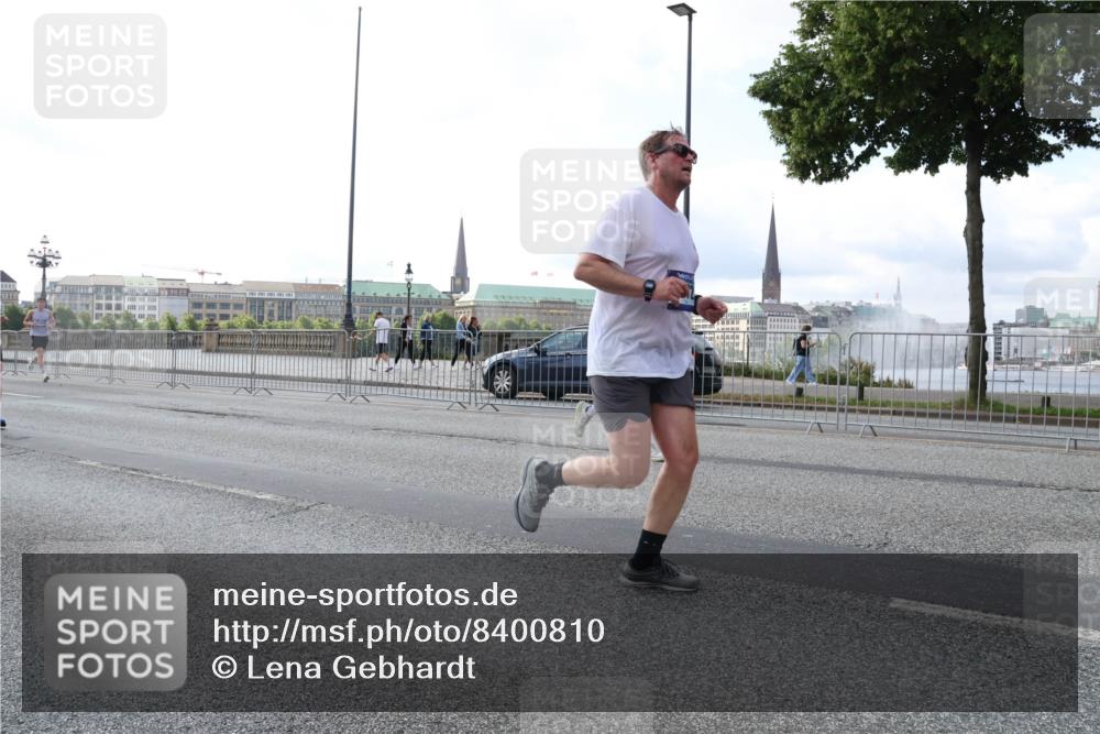29.06.2025 - hella hamburg halbmarathon Lena Gebhardt http://msf.ph/oto/8400810 29.06.2025 10:03:17 Lombardsbrücke 1114, 1135, 1138, 1161, 1414, 1450, 1482, 1885, 2594, 2619, 2780, 2782, 2810, 3572, 3630, 4204, 4307, 4511, 4613, 4665, 4904, 5464, 6208, 6217, 6391, 6453, 6815, 6997, 7210, 7211, 7277, 7278, 7279, 7290, 7706, 7935, 8481, 8483, 8614, 9439, 9453, 10824, 11556, 11935, 12169, 12177, 12211, 12212, 12377, 12422, 12843, 12908, 13036, 13474, 13664, 13732, 13857, 13874, 13976, 14224, 15539, 16371, 17226, 18028 meine-sportfotos.de