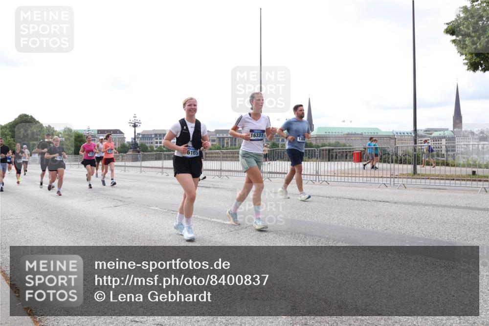 29.06.2025 - hella hamburg halbmarathon Lena Gebhardt http://msf.ph/oto/8400837 29.06.2025 10:23:47 Lombardsbrücke 6185, 16331, 31, 1048, 1304, 1362, 1444, 1545, 2125, 2489, 3013, 4122, 4391, 4597, 4646, 4728, 4990, 5039, 5055, 5160, 5258, 5260, 5358, 5406, 5661, 5954, 6747, 7013, 7029, 7426, 7820, 8031, 8141, 8149, 8181, 8502, 8676, 8717, 9217, 9603, 9715, 10649, 11044, 11300, 11347, 11415, 11454, 11793, 11798, 11879, 12874, 13149, 14265, 14510, 14512, 14521, 14821, 15709, 15739, 15853, 16185, 16251, 17199 meine-sportfotos.de