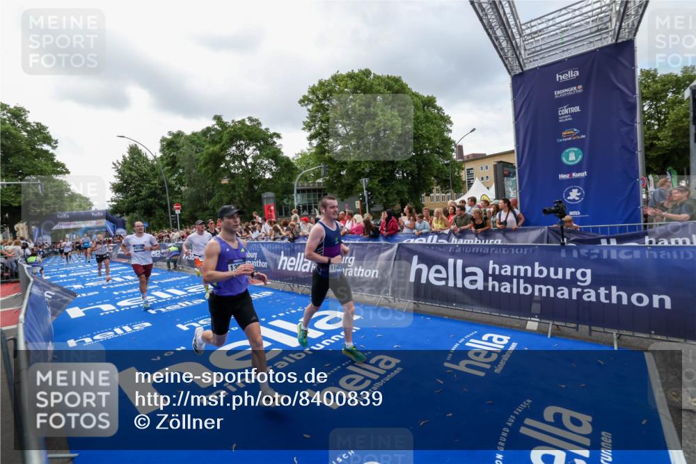 29.06.2025 - hella hamburg halbmarathon Zöllner http://msf.ph/oto/8400839 29.06.2025 10:37:18 Ziel 4860, 5003, 8362, 10190, 11423, 12900, 13972, 15178, 17137, 17726 meine-sportfotos.de