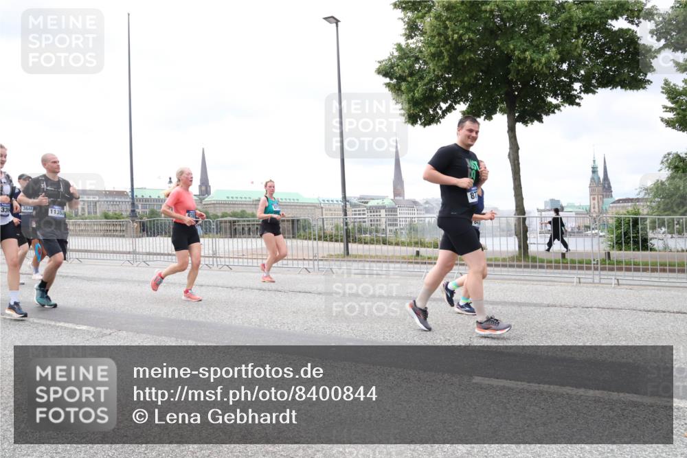 29.06.2025 - hella hamburg halbmarathon Lena Gebhardt http://msf.ph/oto/8400844 29.06.2025 10:58:06 Lombardsbrücke 336, 3644, 11353, 87, 04, 1001, 1123, 1242, 1248, 1265, 1388, 1845, 2015, 2043, 2169, 2273, 2275, 2451, 2567, 2900, 3191, 3540, 3644, 3936, 3954, 4059, 4117, 4429, 4521, 4830, 5104, 5632, 5676, 5782, 6316, 6337, 6825, 6916, 7172, 7193, 7262, 7556, 7617, 7664, 7783, 7977, 7990, 8076, 8159, 8439, 8440, 8441, 8442, 8474, 8512, 8713, 8773, 8888, 9059, 9123, 9180, 9233, 9239, 9318, 9319, 9394, 9398, 9436, 9481, 9613, 9636, 9832 meine-sportfotos.de