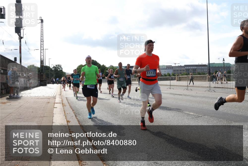 29.06.2025 - hella hamburg halbmarathon Lena Gebhardt http://msf.ph/oto/8400880 29.06.2025 09:48:59 Lombardsbrücke 1202, 1600, 12739, 11177, 1042, 1571, 1600, 1603, 2044, 2262, 2399, 2707, 2797, 3480, 3547, 4062, 4359, 4381, 5003, 5050, 5124, 5307, 5554, 5709, 5889, 6037, 6047, 6771, 6993, 7109, 7152, 7154, 7310, 7482, 7743, 7981, 8002, 8121, 8358, 8571, 9403, 9640, 9643, 10190, 10369, 10451, 10738, 10852, 10877, 11106, 11177, 11423, 11447, 12044, 12088, 12091, 12168, 12739, 13064, 13137, 13158, 13190, 13372, 13755, 13900, 13940, 14075, 14311, 14603 meine-sportfotos.de