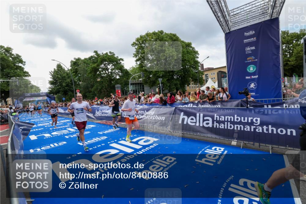 29.06.2025 - hella hamburg halbmarathon Zöllner http://msf.ph/oto/8400886 29.06.2025 10:37:19 Ziel 4860, 5003, 10190, 11423, 12900, 13972, 14459, 15178, 17137, 17726 meine-sportfotos.de