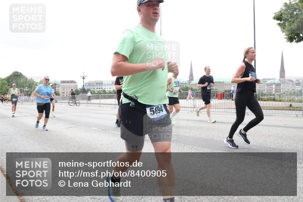 29.06.2025 - hella hamburg halbmarathon Lena Gebhardt http://msf.ph/oto/8400905 29.06.2025 10:49:59 Lombardsbrücke 14545, 5694, 9015, 1040, 1041, 1487, 1511, 1805, 1888, 2212, 2466, 2668, 2862, 2997, 3701, 3710, 3805, 4090, 4168, 4870, 5076, 5552, 5694, 5749, 5751, 5997, 6680, 6694, 6830, 7305, 7339, 7366, 7679, 7721, 7722, 7755, 8065, 8254, 9015, 9162, 9605, 9940, 10060, 10286, 10403, 10617, 10683, 10704, 11030, 11631, 11716, 11760, 12079, 12124, 12388, 13127, 13128, 13309, 13381, 13744, 13764, 13846, 14144, 14505, 14545, 14692, 15626 meine-sportfotos.de