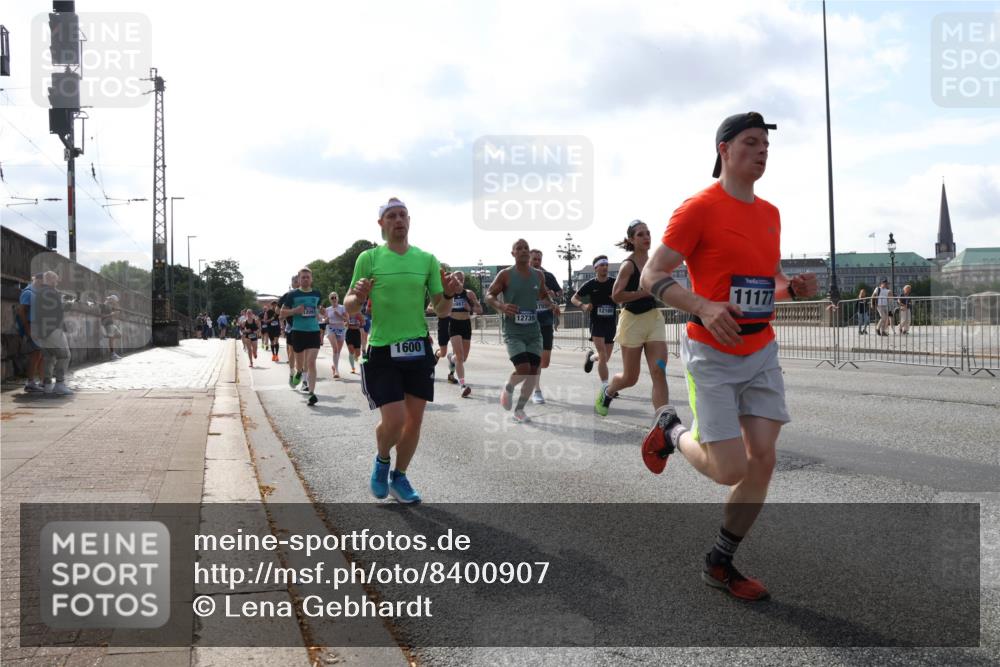 29.06.2025 - hella hamburg halbmarathon Lena Gebhardt http://msf.ph/oto/8400907 29.06.2025 09:48:59 Lombardsbrücke 1600, 12739, 12168, 11177, 1042, 1571, 1600, 1603, 2044, 2262, 2399, 2707, 2797, 3480, 3547, 4062, 4359, 4381, 5003, 5050, 5124, 5307, 5554, 5709, 5889, 6037, 6047, 6771, 6993, 7109, 7152, 7154, 7310, 7482, 7743, 7981, 8002, 8121, 8358, 8571, 9403, 9640, 9643, 10190, 10369, 10451, 10738, 10852, 10877, 11106, 11177, 11423, 11447, 12044, 12088, 12091, 12168, 12739, 13064, 13137, 13158, 13190, 13372, 13755, 13900, 13940, 14075, 14311, 14603 meine-sportfotos.de
