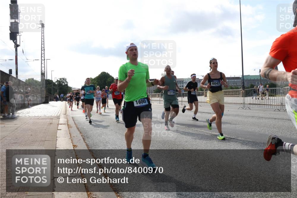 29.06.2025 - hella hamburg halbmarathon Lena Gebhardt http://msf.ph/oto/8400970 29.06.2025 09:48:59 Lombardsbrücke 9640, 1600, 12739, 6047, 1042, 1571, 1600, 1603, 2044, 2262, 2399, 2707, 2797, 3480, 3547, 4062, 4359, 4381, 5003, 5050, 5124, 5307, 5554, 5709, 5889, 6037, 6047, 6771, 6993, 7109, 7152, 7154, 7310, 7482, 7743, 7981, 8002, 8121, 8358, 8571, 9403, 9640, 9643, 10190, 10369, 10451, 10738, 10852, 10877, 11106, 11177, 11423, 11447, 12044, 12088, 12091, 12168, 12739, 13064, 13137, 13158, 13190, 13372, 13755, 13900, 13940, 14075, 14311, 14603 meine-sportfotos.de