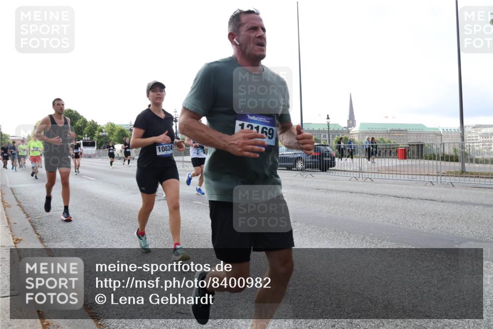 29.06.2025 - hella hamburg halbmarathon Lena Gebhardt http://msf.ph/oto/8400982 29.06.2025 10:03:18 Lombardsbrücke 10824, 12169, 1114, 1135, 1138, 1161, 1414, 1450, 1482, 1885, 2594, 2619, 2780, 2782, 2810, 3572, 4204, 4307, 4511, 4613, 4665, 4904, 5384, 5464, 6208, 6217, 6391, 6453, 6815, 6997, 7210, 7211, 7277, 7278, 7279, 7290, 7706, 7935, 8481, 8483, 8614, 9439, 9453, 10824, 11556, 11935, 12169, 12177, 12211, 12212, 12377, 12422, 12843, 12908, 13036, 13474, 13664, 13732, 13857, 13874, 13976, 14224, 15539, 16371, 17226, 18028 meine-sportfotos.de