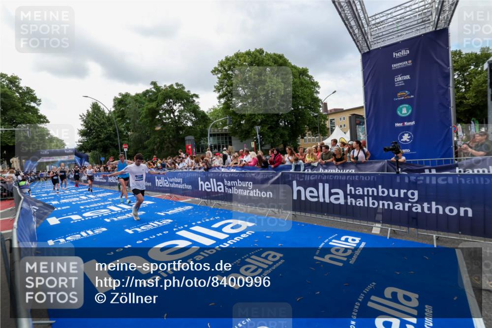 29.06.2025 - hella hamburg halbmarathon Zöllner http://msf.ph/oto/8400996 29.06.2025 10:37:23 Ziel 5003, 12739, 12900, 13854, 14387, 14459, 15888, 17306, 18824 meine-sportfotos.de