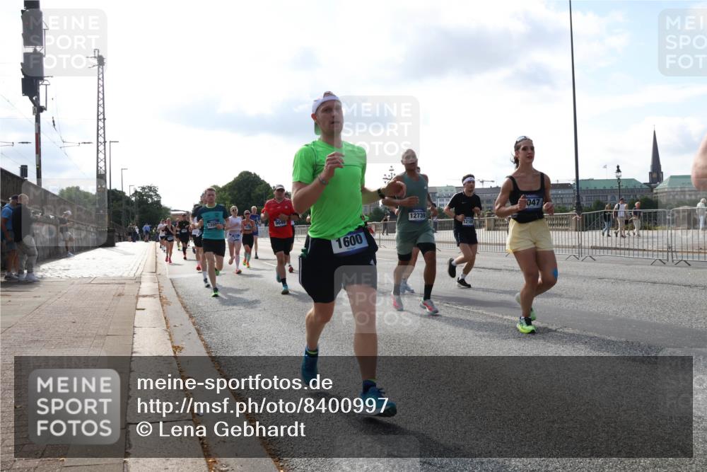 29.06.2025 - hella hamburg halbmarathon Lena Gebhardt http://msf.ph/oto/8400997 29.06.2025 09:48:59 Lombardsbrücke 12091, 1600, 12739, 12168, 047, 1042, 1571, 1600, 1603, 2044, 2262, 2399, 2707, 2797, 3480, 3547, 4062, 4359, 4381, 5003, 5050, 5124, 5307, 5554, 5709, 5889, 6037, 6047, 6771, 6993, 7109, 7152, 7154, 7310, 7482, 7743, 7981, 8002, 8121, 8358, 8571, 9403, 9640, 9643, 10190, 10369, 10451, 10738, 10852, 10877, 11106, 11177, 11423, 11447, 12044, 12088, 12091, 12168, 12739, 13064, 13137, 13158, 13190, 13372, 13755, 13900, 13940, 14075, 14311, 14603 meine-sportfotos.de