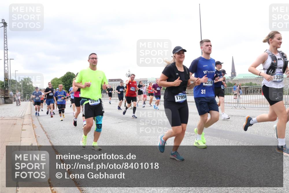 29.06.2025 - hella hamburg halbmarathon Lena Gebhardt http://msf.ph/oto/8401018 29.06.2025 10:58:07 Lombardsbrücke 13553, 9180, 6337, 2013, 11267, 9436, 17956, 31, 316, 13364, 1001, 1123, 1242, 1248, 1265, 1388, 1845, 2015, 2043, 2169, 2273, 2275, 2451, 2567, 2900, 3191, 3540, 3644, 3936, 3954, 4059, 4117, 4429, 4521, 4830, 5104, 5676, 5782, 6316, 6337, 6825, 6916, 7172, 7193, 7262, 7556, 7617, 7664, 7783, 7977, 7990, 8076, 8159, 8439, 8440, 8441, 8442, 8474, 8512, 8713, 8773, 8888, 9059, 9123, 9180, 9239, 9319, 9394, 9398, 9436, 9481, 9613, 9636, 9832 meine-sportfotos.de