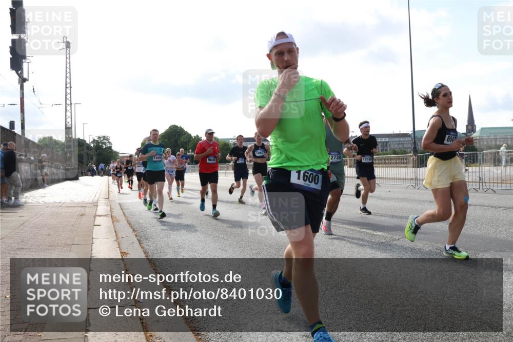 29.06.2025 - hella hamburg halbmarathon Lena Gebhardt http://msf.ph/oto/8401030 29.06.2025 09:49:00 Lombardsbrücke 12091, 9640, 1743, 10877, 1600, 2739, 12168, 1111, 6047, 1042, 1571, 1600, 1603, 2044, 2262, 2399, 2707, 2797, 3480, 3547, 4062, 4359, 4381, 5003, 5050, 5124, 5307, 5554, 5889, 6037, 6047, 6771, 6993, 7109, 7152, 7154, 7310, 7482, 7743, 7981, 8002, 8121, 8358, 8571, 9403, 9640, 9643, 10190, 10369, 10451, 10738, 10877, 11106, 11177, 11423, 11447, 11952, 12044, 12088, 12091, 12168, 12739, 13064, 13137, 13158, 13190, 13372, 13755, 13900, 13940, 14075, 14311, 14603 meine-sportfotos.de