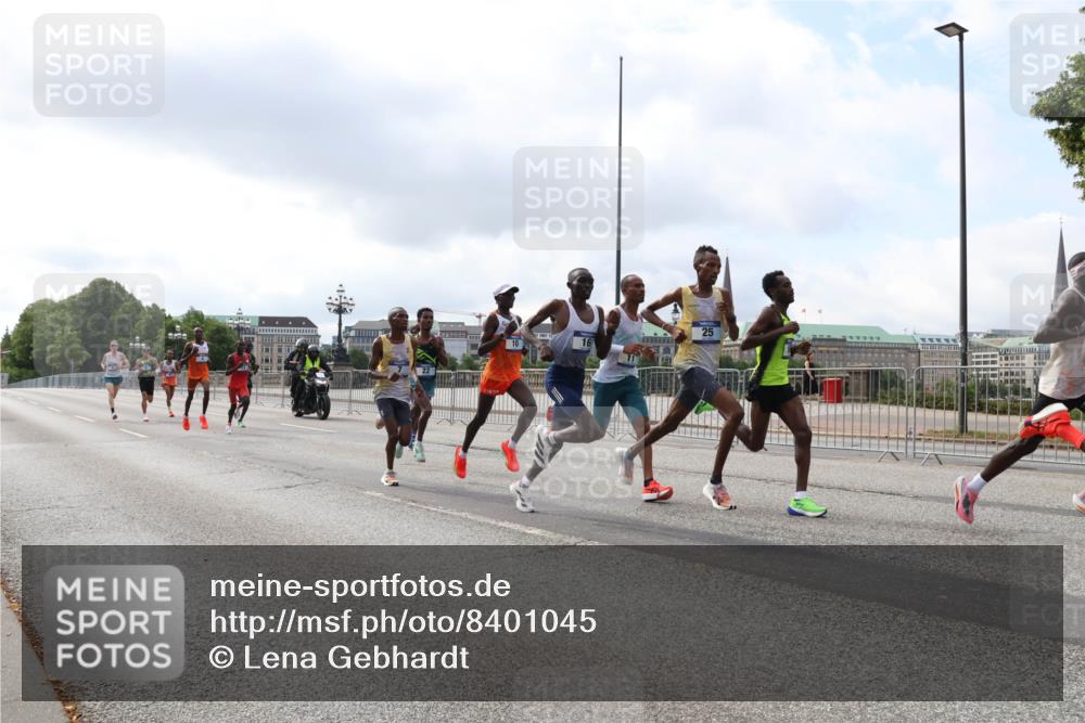 29.06.2025 - hella hamburg halbmarathon Lena Gebhardt http://msf.ph/oto/8401045 29.06.2025 09:31:10 Lombardsbrücke 25, 10 meine-sportfotos.de