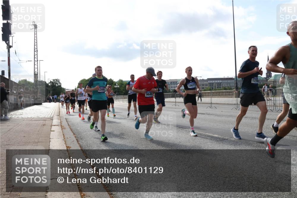 29.06.2025 - hella hamburg halbmarathon Lena Gebhardt http://msf.ph/oto/8401129 29.06.2025 09:49:00 Lombardsbrücke 12091, 9640, 10877, 13755, 1042, 1571, 1600, 1603, 2044, 2262, 2399, 2707, 2797, 3480, 3547, 4062, 4359, 4381, 5003, 5050, 5124, 5307, 5554, 5889, 6037, 6047, 6771, 6993, 7109, 7152, 7154, 7310, 7482, 7743, 7981, 8002, 8121, 8358, 8571, 9403, 9640, 9643, 10190, 10369, 10451, 10738, 10877, 11106, 11177, 11423, 11447, 11952, 12044, 12088, 12091, 12168, 12739, 13064, 13137, 13158, 13190, 13372, 13755, 13900, 13940, 14075, 14311, 14603 meine-sportfotos.de